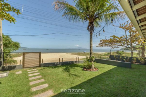 Casa 2 andares pé na areia em Bombinhas ABM0101